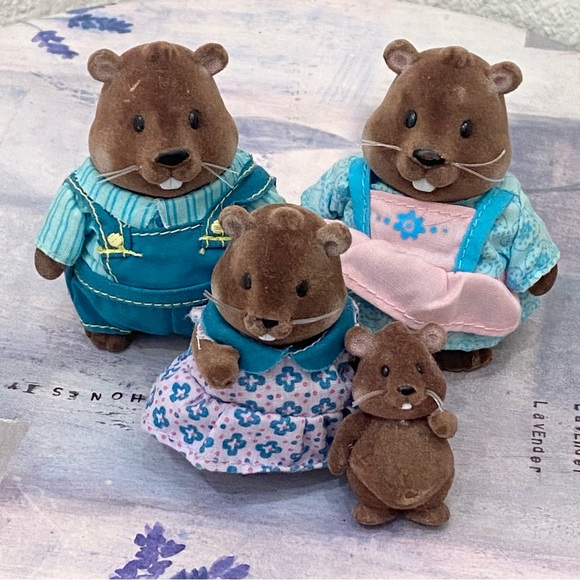 CALICO CRITTERS Lil Woodzeez Waterwaggle Beaver Family Figures - Picture 2 of 10
